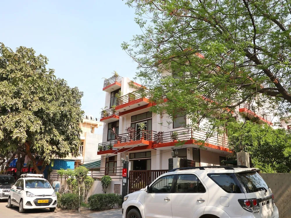 OYO 12477 DLF Phase 2