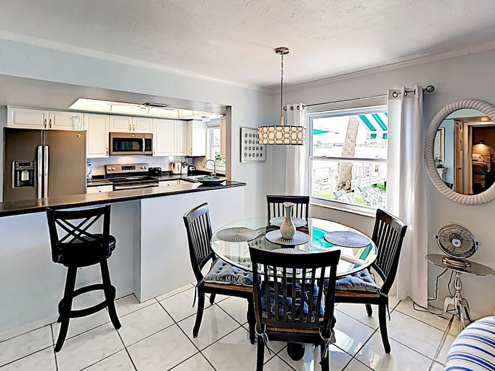 282 Saint Petersburg - 2 Br Condo
