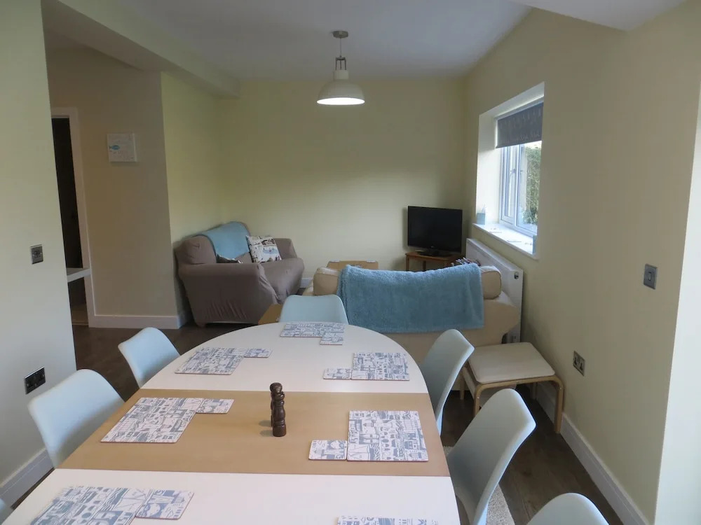Seaside Retreat Superb Quality Family House