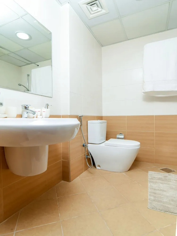 OYO 242 Home Marina Suites 2 BR