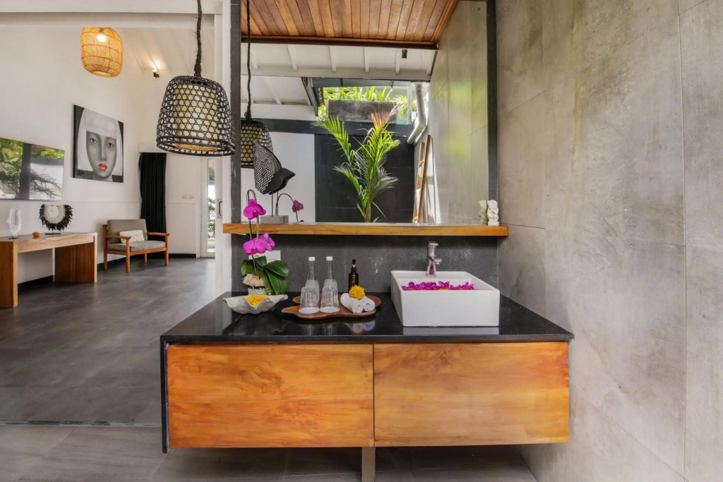 Villa Zebra Seminyak, 4BR private pool villa, Close to Potato Head