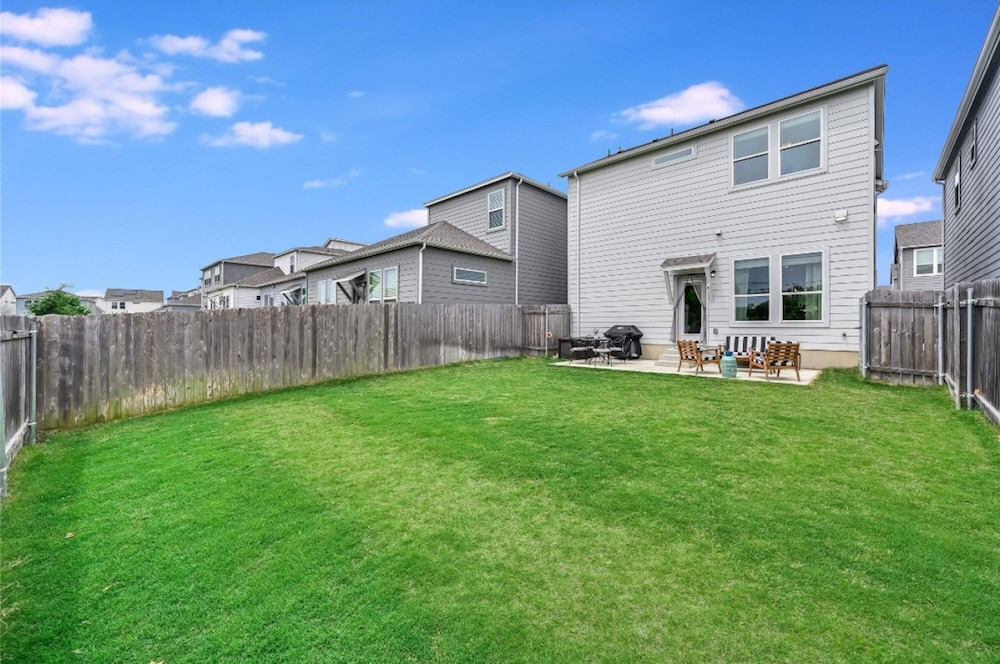Spacious 2BR Flex Room Home Near Tech Campuses