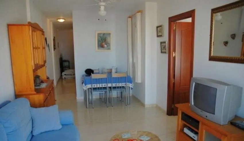 One-bedroom flat 200m from the beach