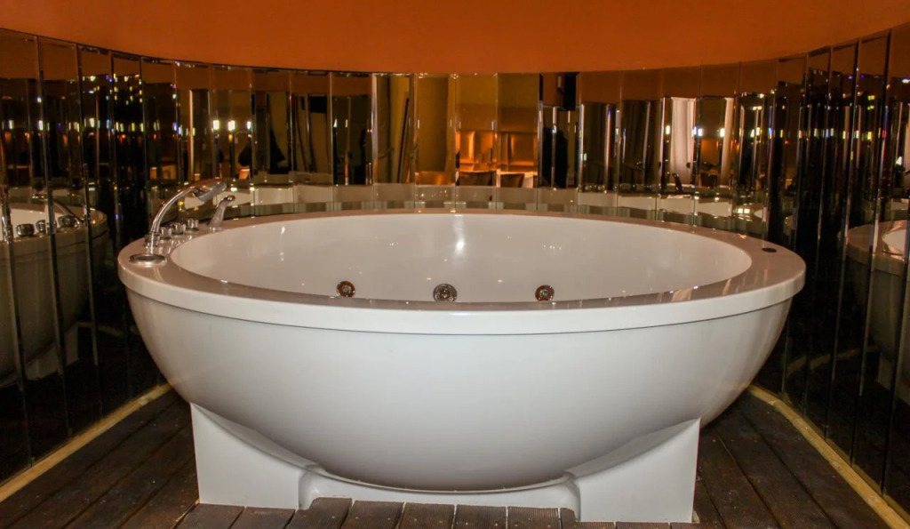 Hotel Deluxe