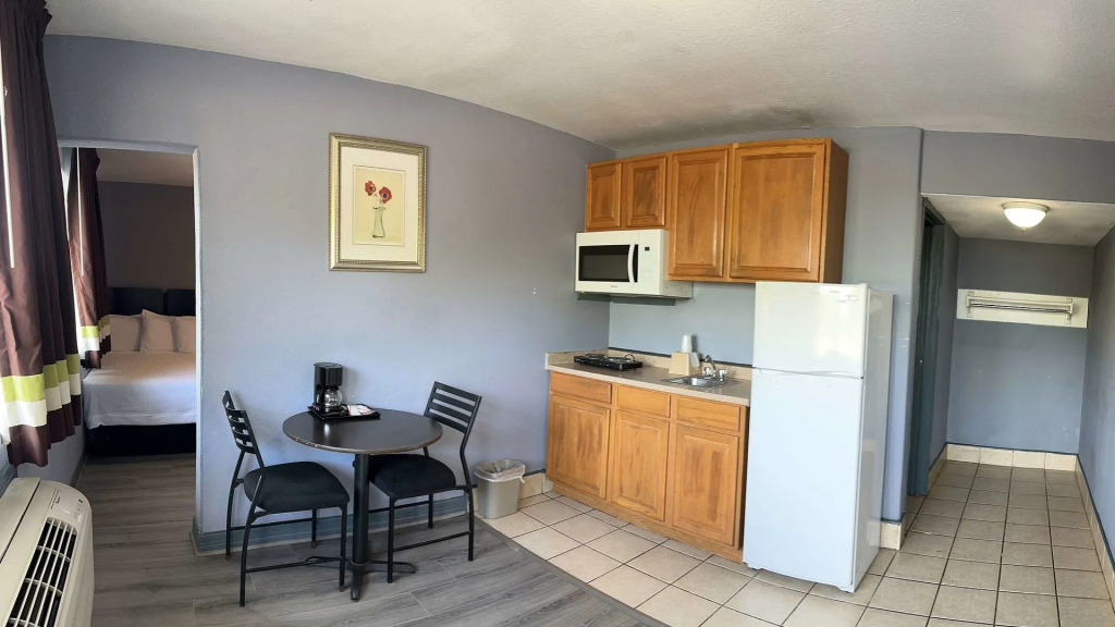 Americas Best Value Inn and Suites Groves