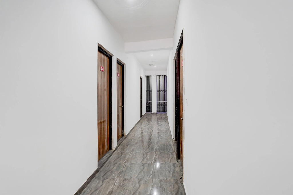 Hotel O Sector 121 Gaur City Mall Noida Formerly Royal FNG