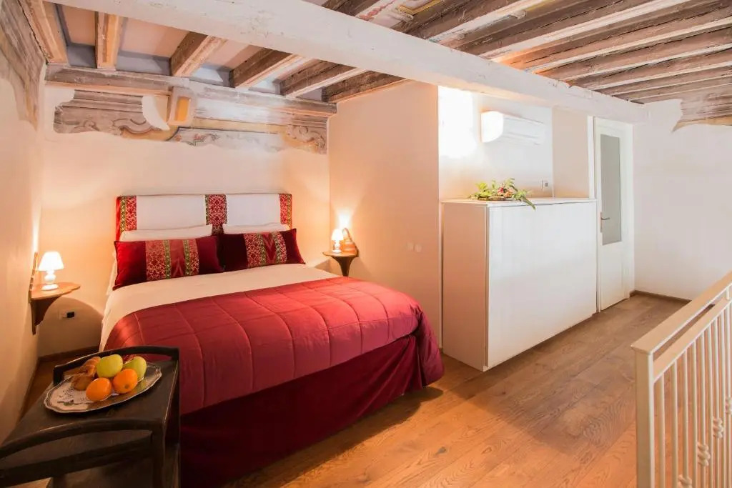 Palazzo Castiglioni luxury suite and rooms