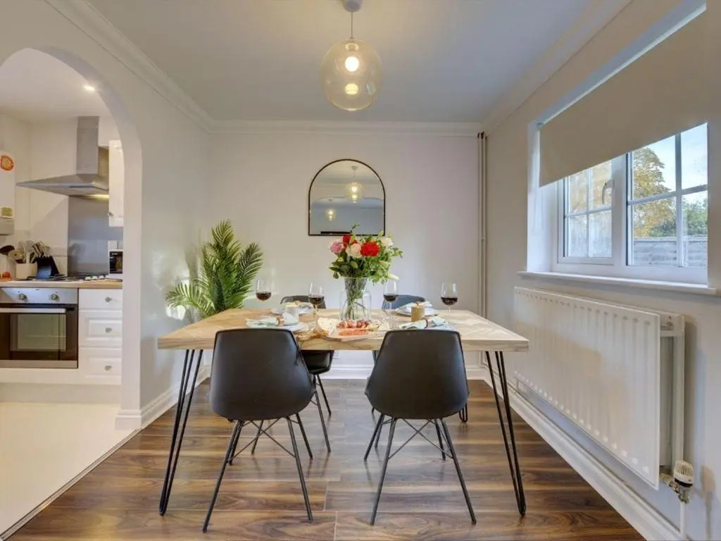 The Snagge I eco-Serviced Accommodation I A Cute Detached House I Large Garden I Pet Friendly I Free Parking I By SILVA