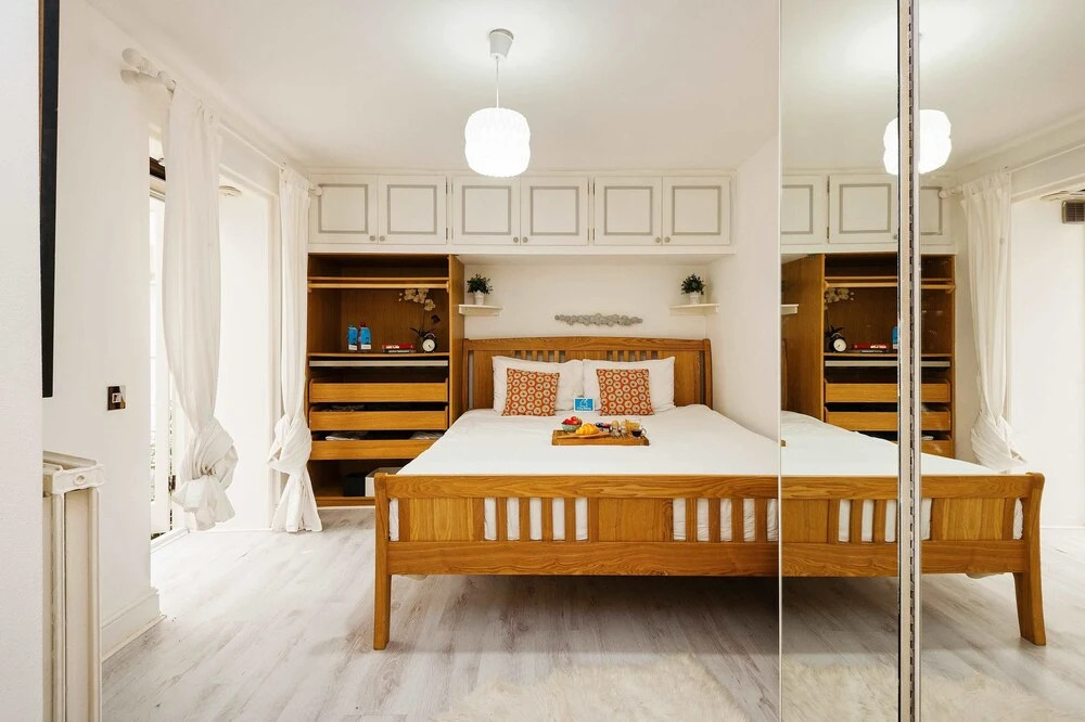The Gloucester Terrace Abode - EFG