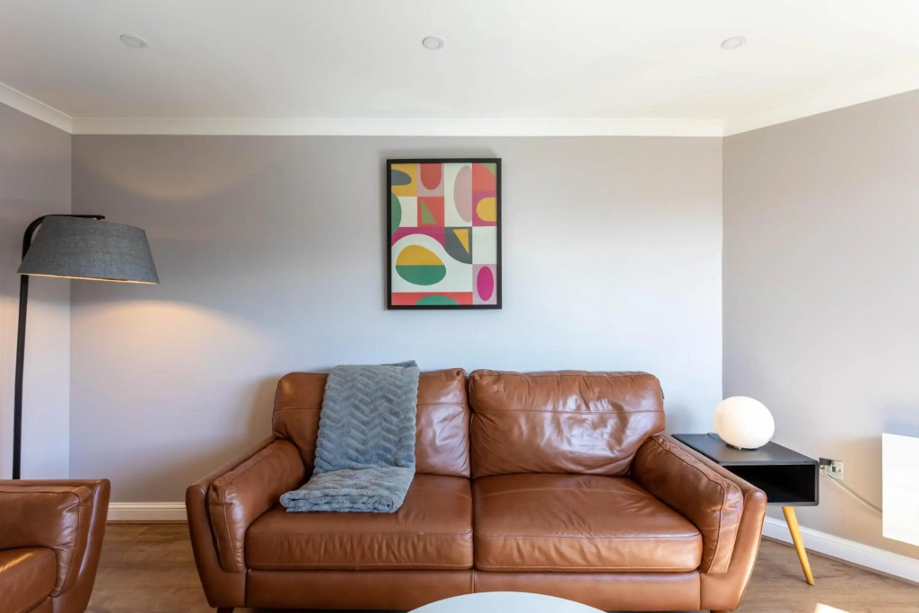 Stunning 1 Bed Merchant City Apartment with Parking