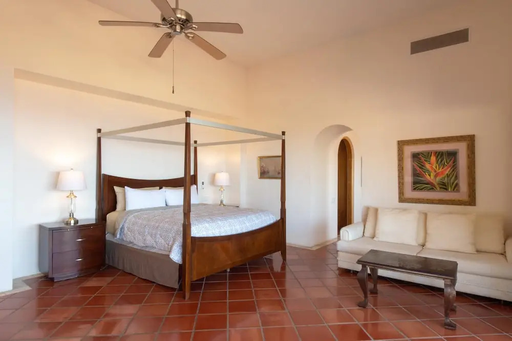Luxury 5BR Villa, Sleeps 14 W/ocean View: Villa Perla de Law