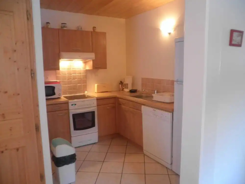 Lou Services Apartment CH196  LSI 001