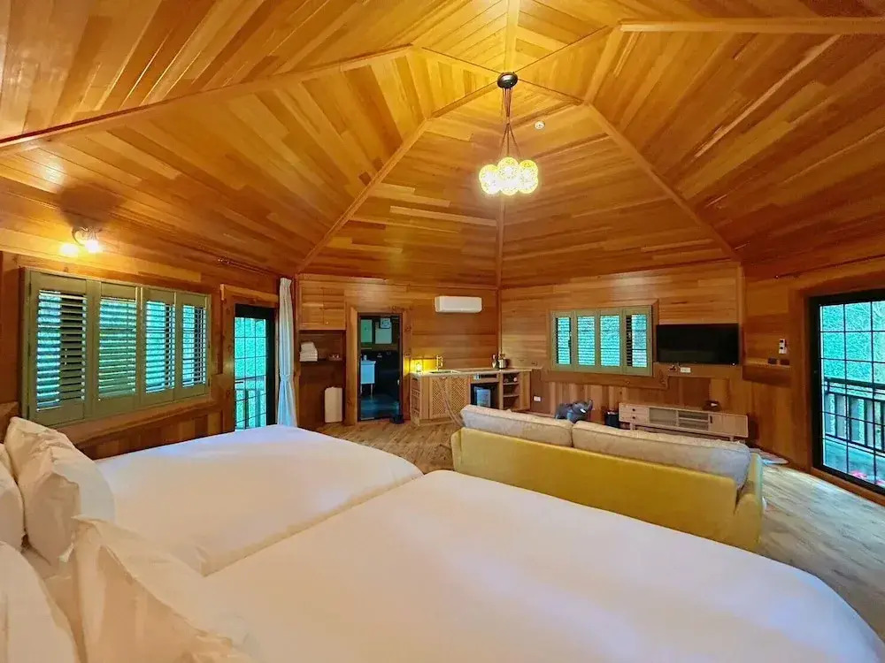Senboard Manor