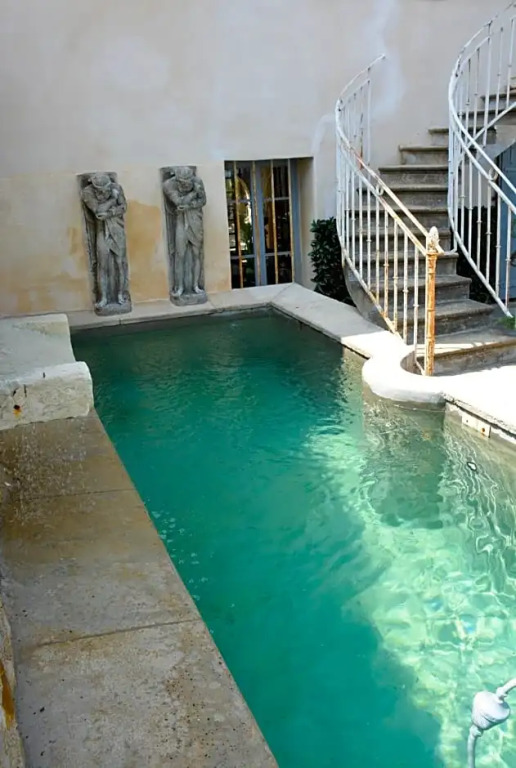Le Petit Chateau