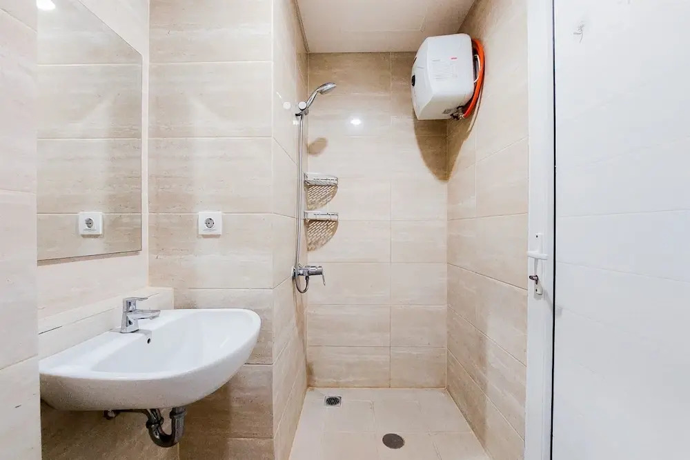 Comfort and Modern Look 2BR Apartment Springwood Residence