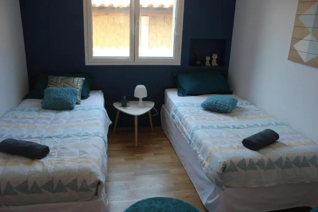 Superbe maison familiale avec piscine privée au pied du Mont Ventoux, jolie vue sur le village du Beaucet, 8 personnes, LS4-330 BEL AMOUR