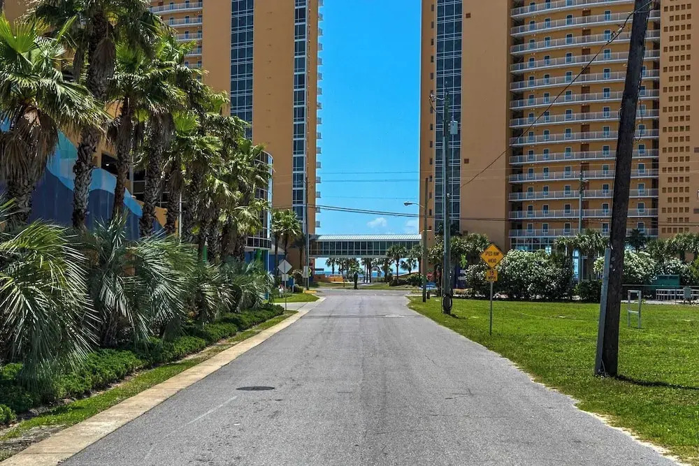 Pool, Patio & Outdoor Dining + Walk to Shore, Pier Park Sanctuary on Sands