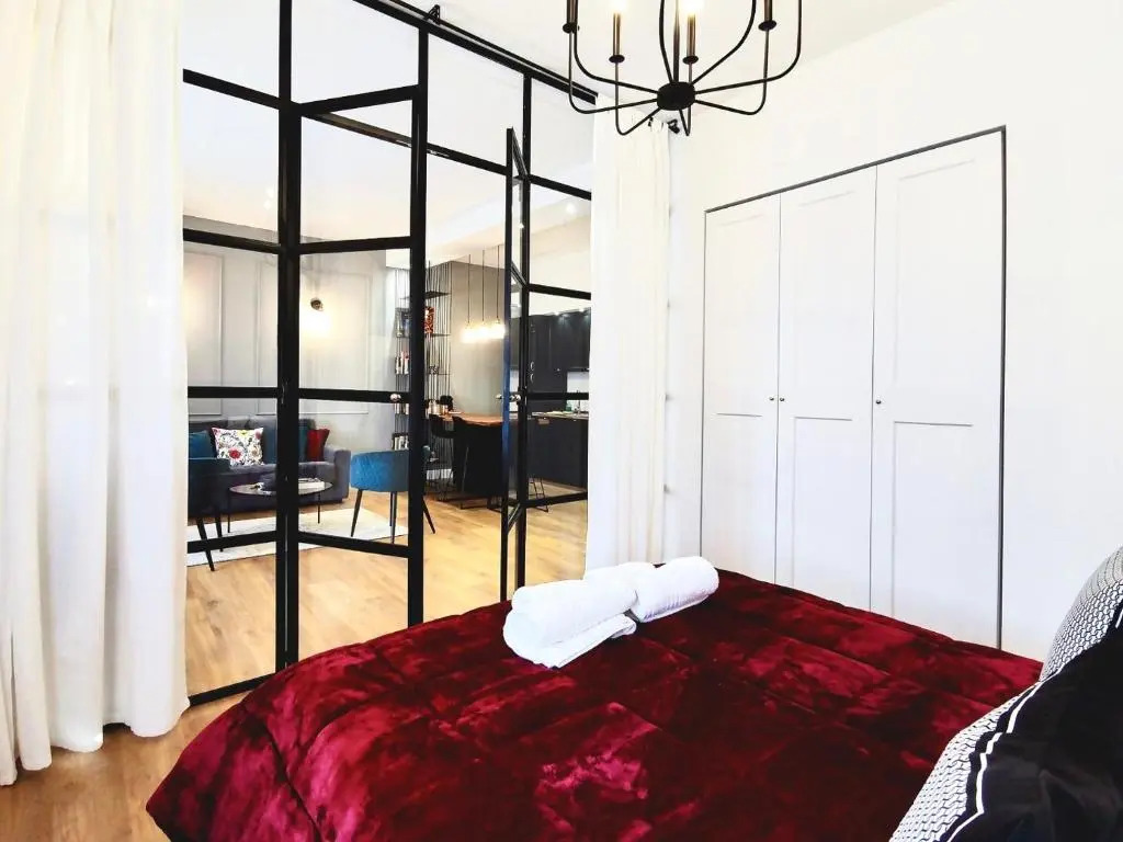 ChicLife - FLORENTIN Downtown Design Apt