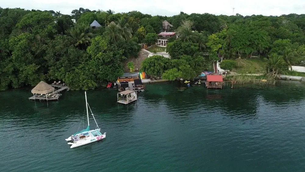 XO Frente Laguna Bacalar -Gratis Kayyaks
