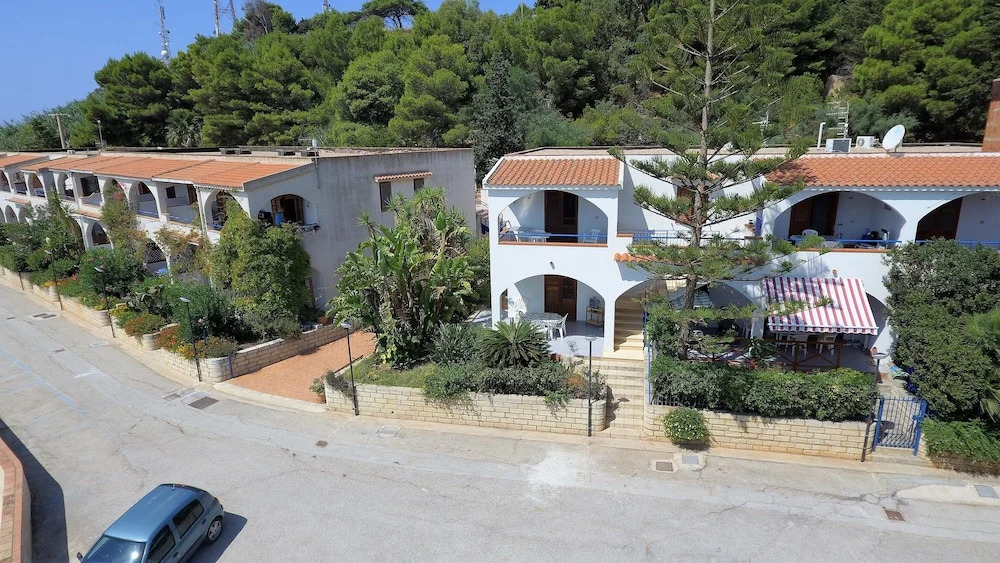 Sea Front Apartment 4 Beds With Balcony 250 Meters From the Beach