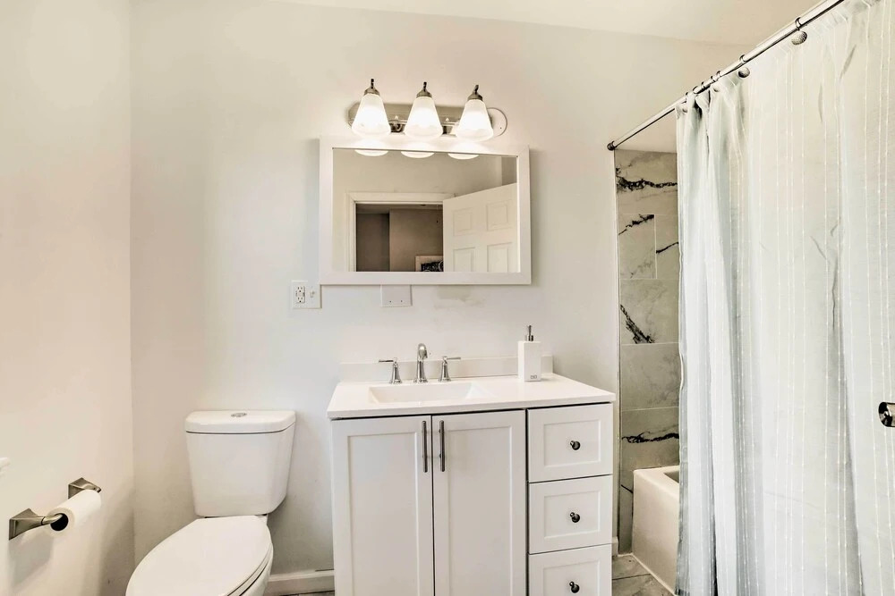 Pittsburgh Townhome: 1 Mi to Downtown