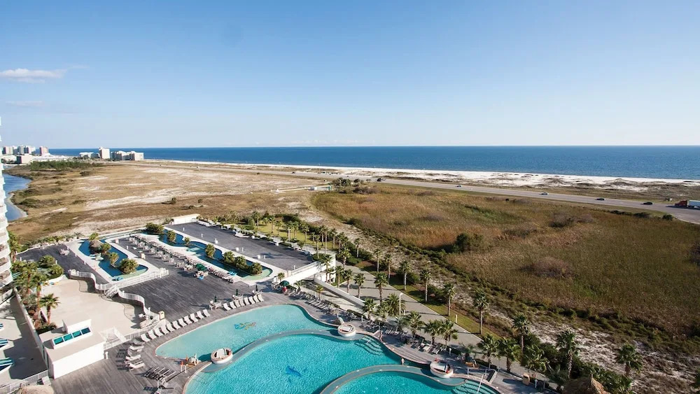 Four Bedroom Condo, Spacious Balcony Overlooking Gulf - Unit Crc1210