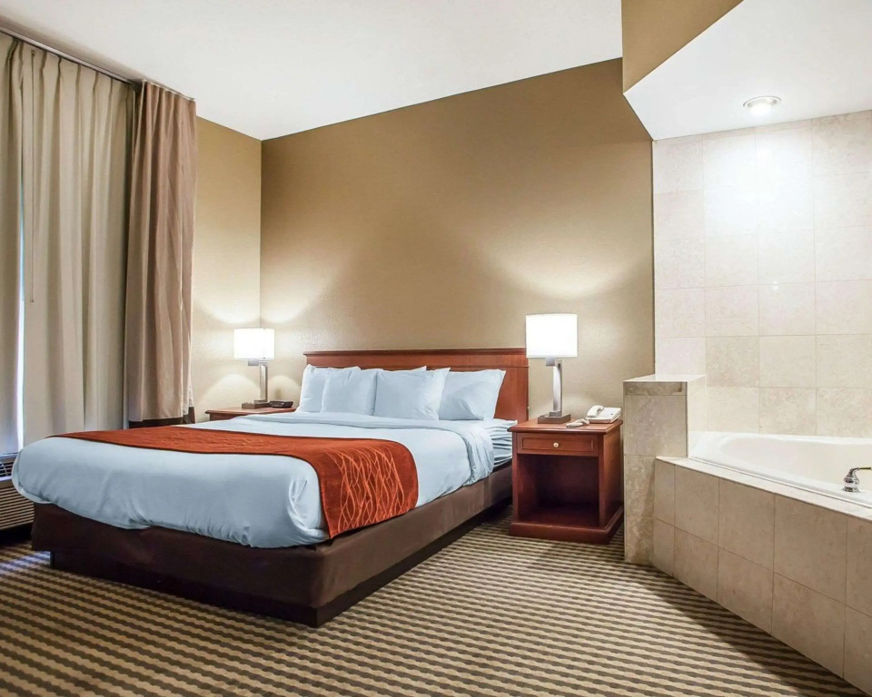 Comfort Inn & Suites Carneys Point - Pennsville
