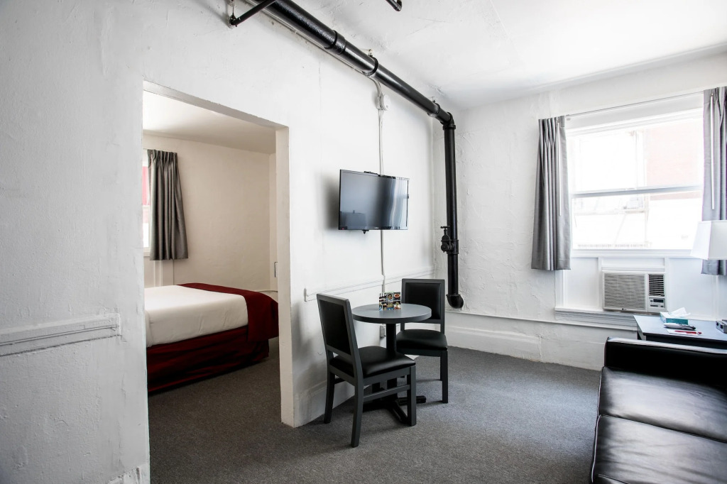American Hotel