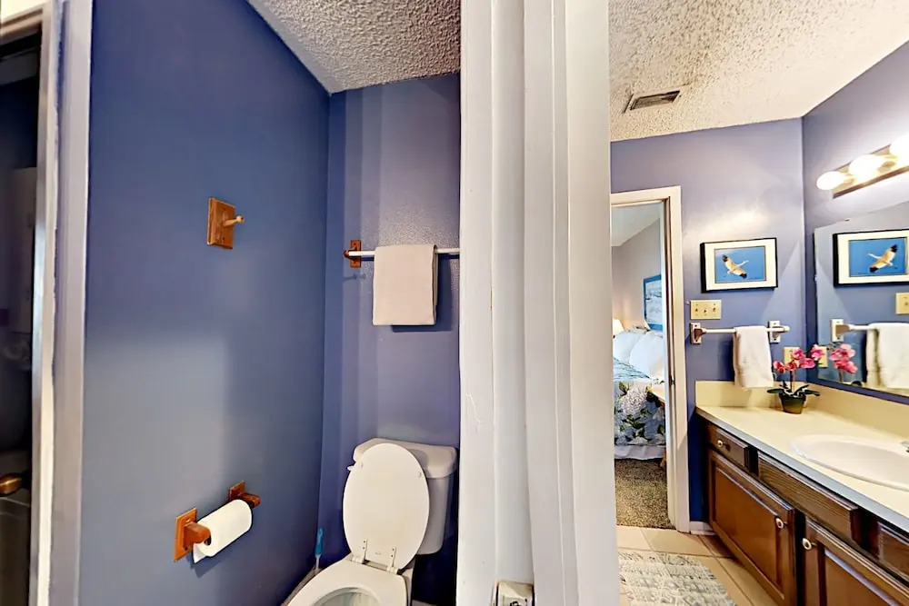 Fortuna Bay #10 2 Bedrooms 1.5 Bathroom Condo