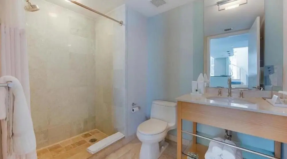 Fabulous Waterfront Miami Beach Sunny Isles Resort 2 Ensuite Bedroom Apartment w Stunning Views