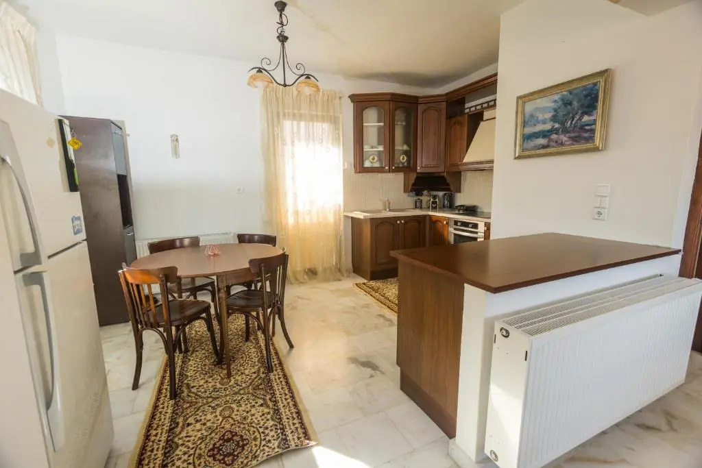 Raise Amfikleia Mountain House