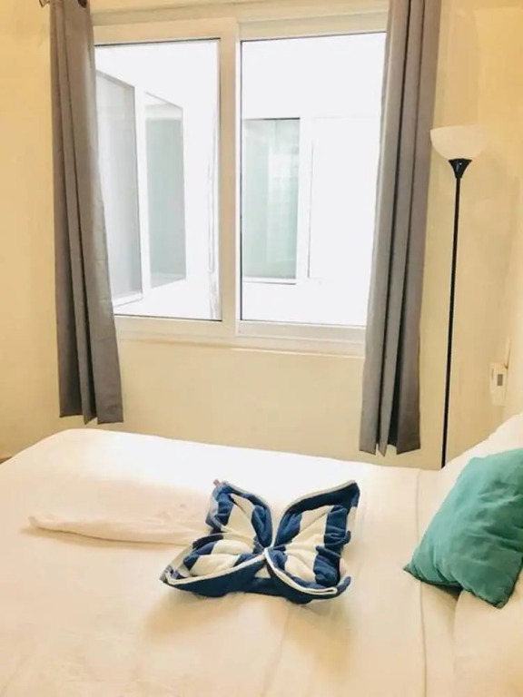 Amalfi Xlieva Penthouse. 3 Blocks From the 5th Ave