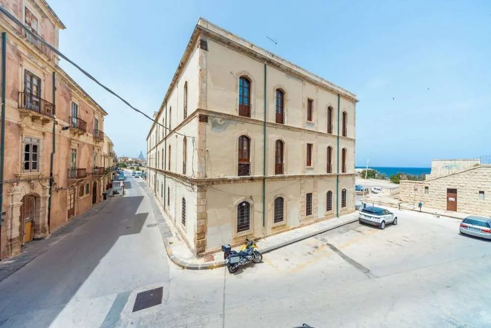 Ortigia Promenade