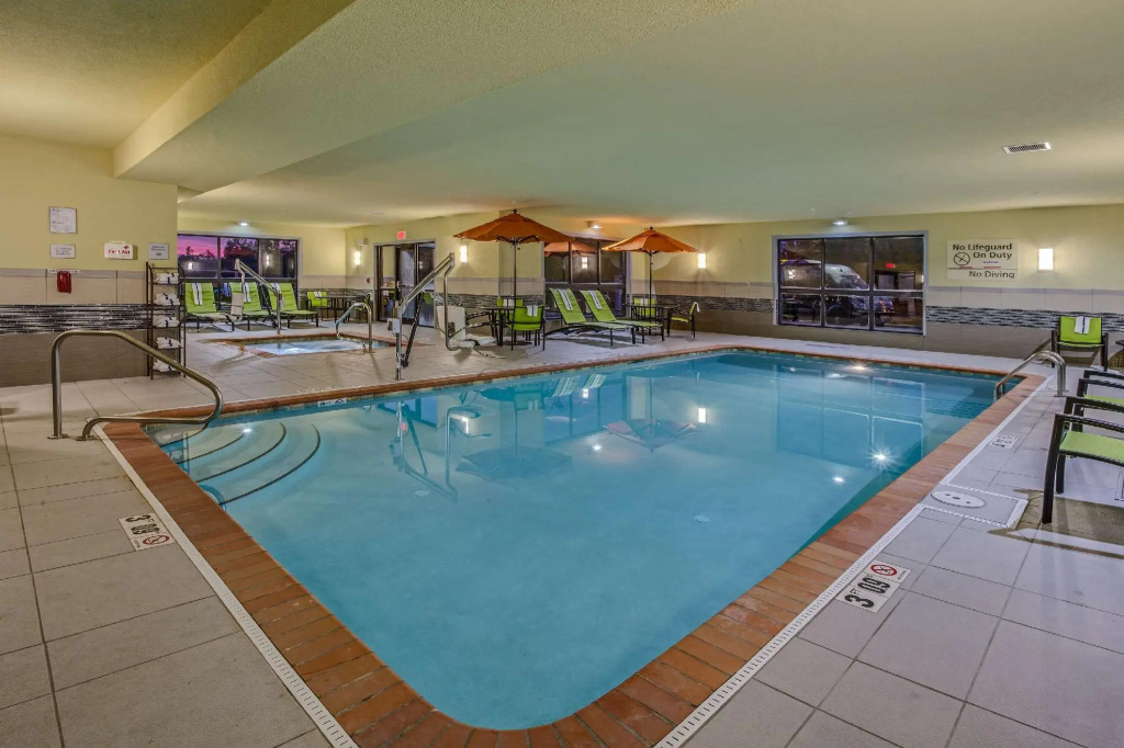 Hampton Inn & Suites - Elyria