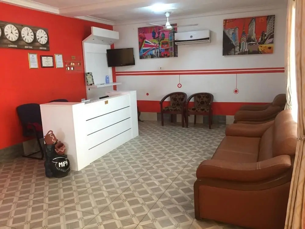 Monipee Hotel