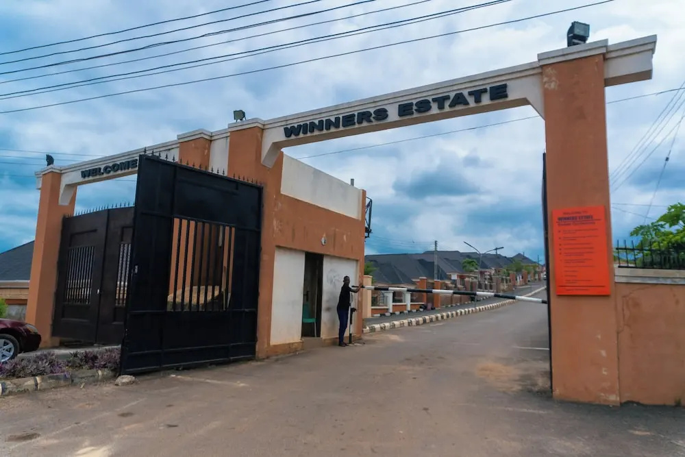 Charming 3-bed Apartment in Transe Ekulu Phase 6