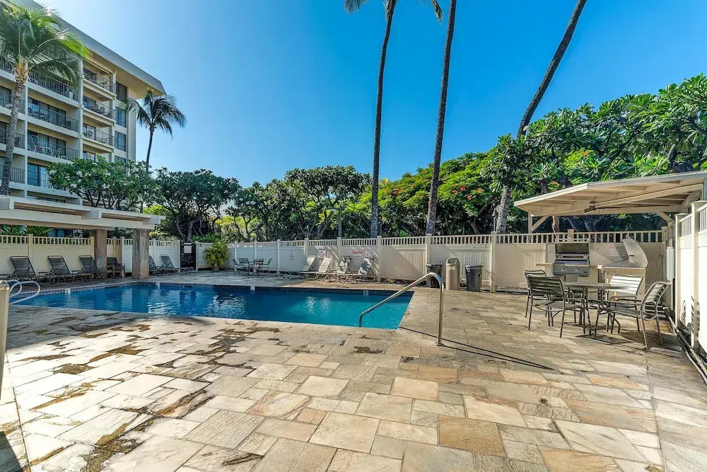 Budget Friendly - Kihei Akahi C-608, Ocean Views, Short Walk to Kamaole Beach II