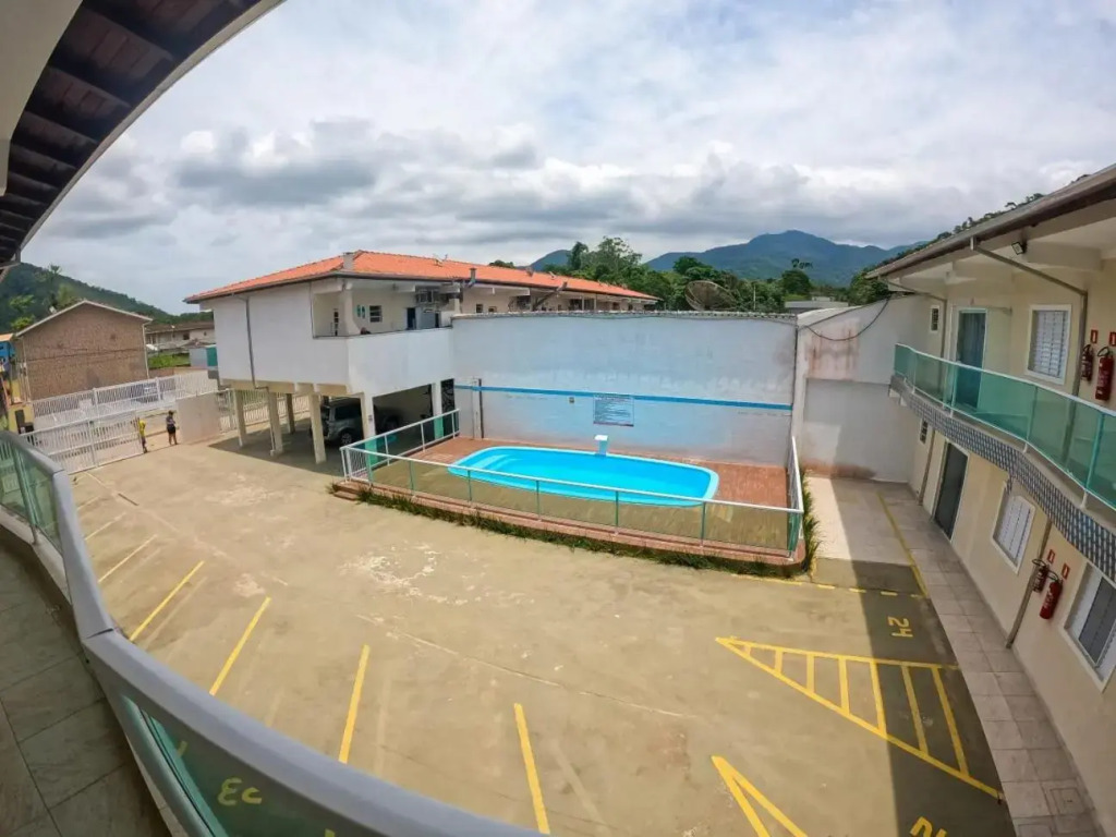 Apartamento Com Piscina E Churrasqueira