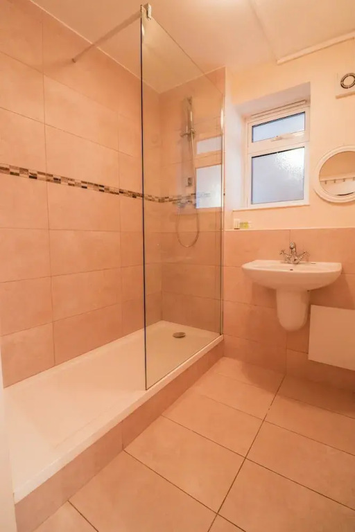2 Bed Apartment in Russell Square