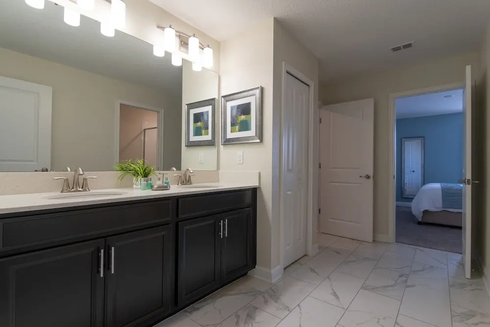Champions Gate 1521 - Eight Bedroom Pool Home
