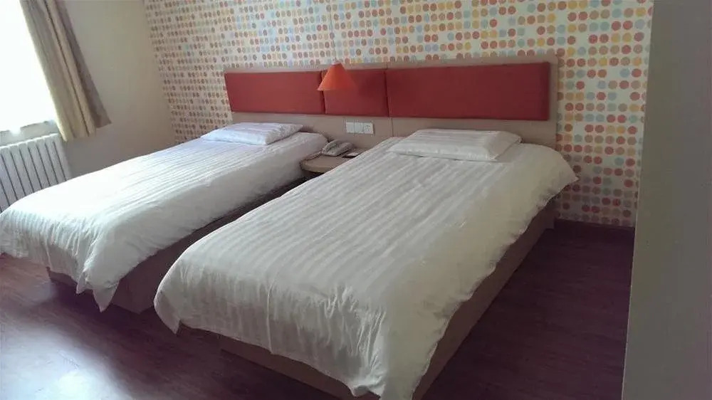 Starway Hotel Qingdao Wusi Square