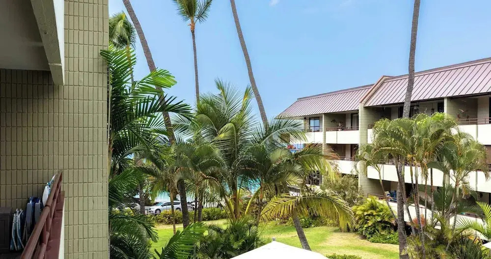 Oceanfront Condo 117 in Kailua-kona