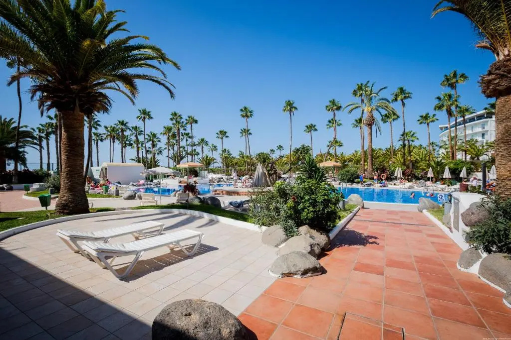 Apartamento Blanco 127 en La Caleta - Altamira