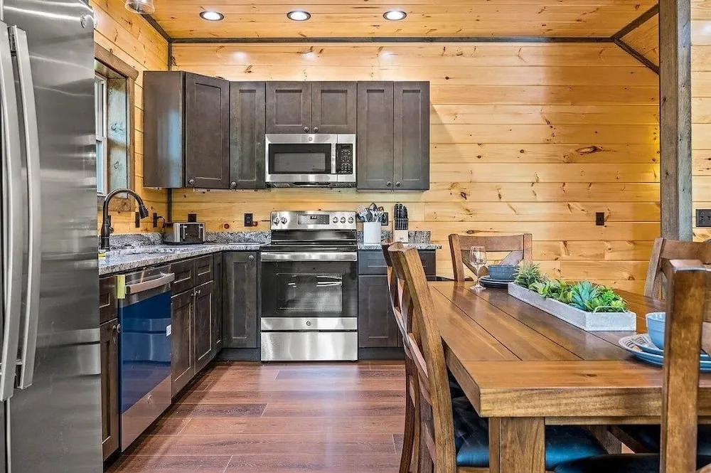 Smoky Top 2 Bedroom Cabin