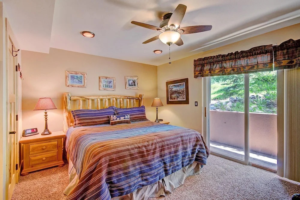 The Lift C11 1 Bedroom Condo by RedAwning