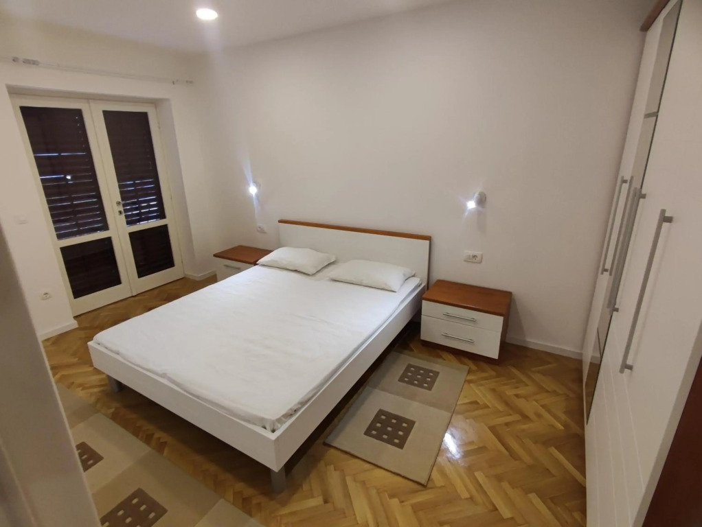 Apartments Šarić