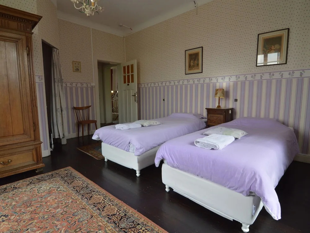 Gorgeous Villa on an Estate With Beautiful Garden, Swimming Pool and Pool House With Sauna