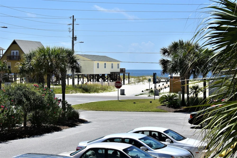 Sea Horse 311 by Bender Vacation Rentals