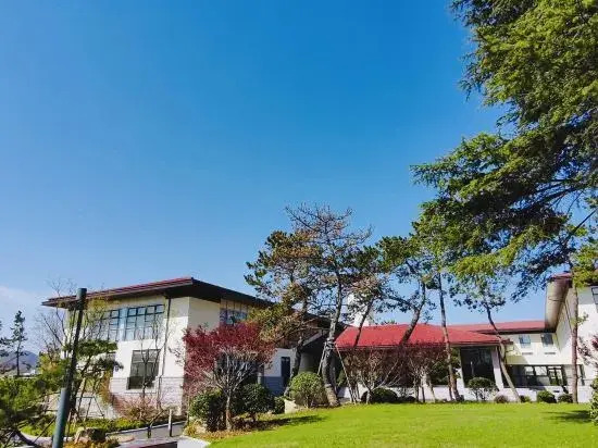 Qingdao Yihai Garden Hotel (Jimo Hot Spring Branch)