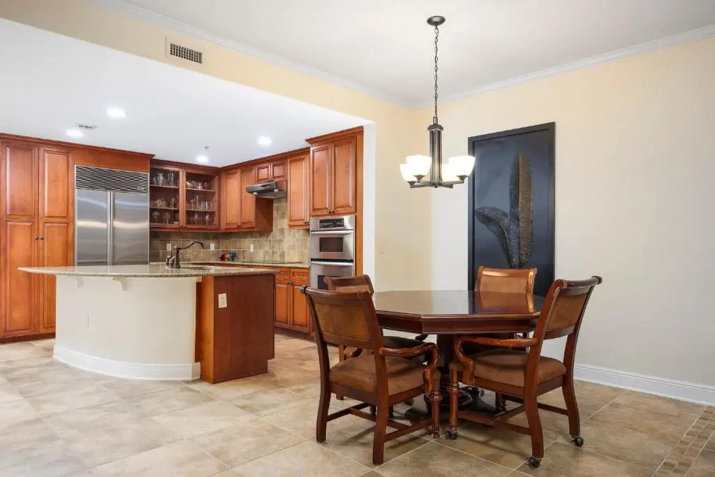 Palm Coast Resort 109, 3 Bedrooms, Sleeps 6, Pool, Hot Tub, WiFi